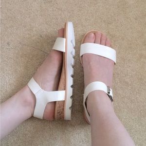 Faux leather buckle strap ankle sandals white 7